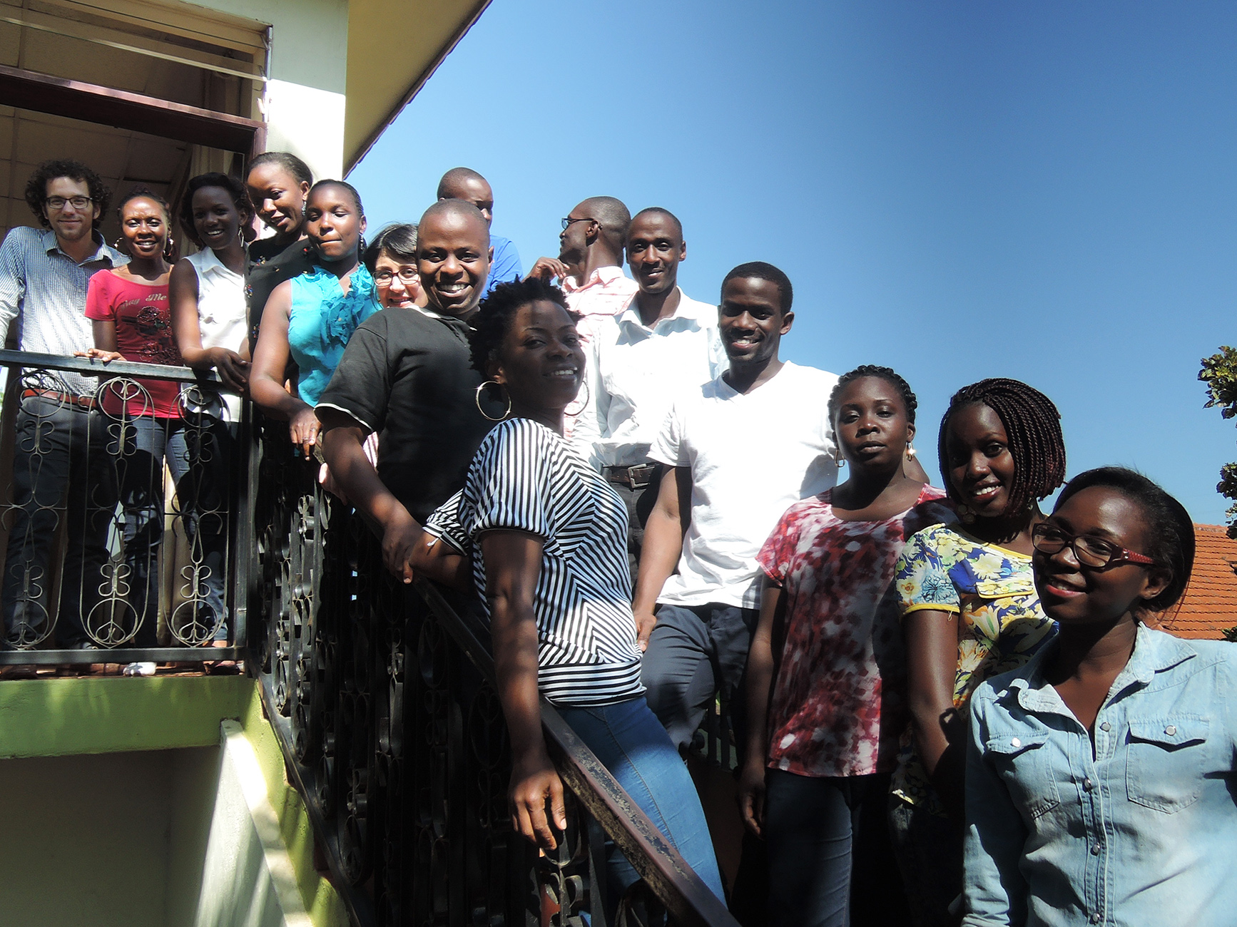 TMT_ACCU Uganda_2016_GP_outside_men_women_Africa copy