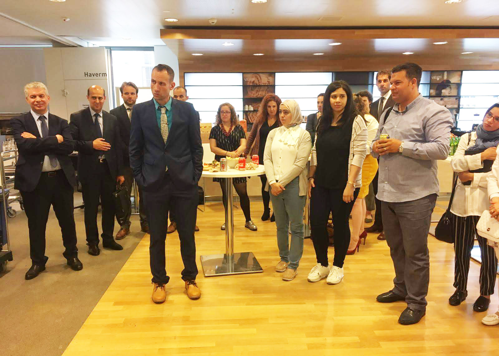 TMT_Shiraka SAE_2019_SV_participants listening_men_women_MENA TMT_Shiraka SAE_2019_SV_participants listening_men_women_MENA