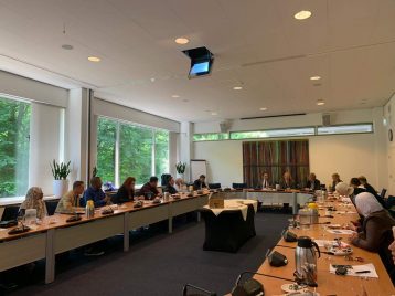 TMT_Shiraka SAE_2019_CR_participants listening to expert_men_women_MENA