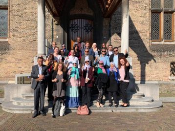 TMT_Shiraka SAE_2019_GP_SV_outside Ridderzaal_men_women_MENA