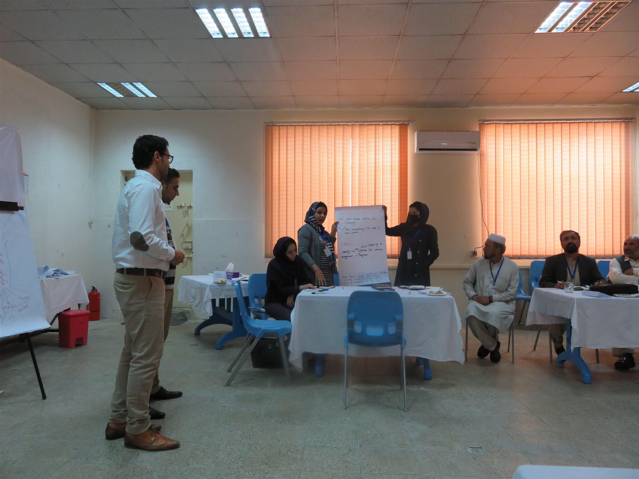 ToT_EVC Afghanistan_2017_CR_participants presenting_women_MENA ToT_EVC Afghanistan_2017_CR_participants presenting_women_MENA