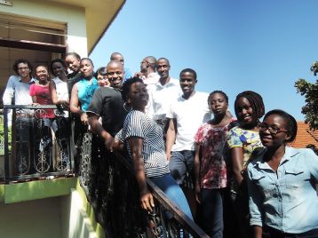 TMT_ACCU Uganda_2016_GP_outside_men_women_Africa copy