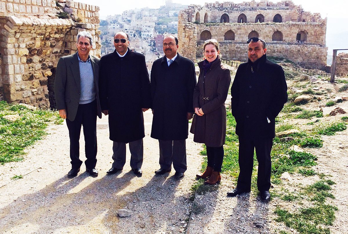 TMT_EC LED Jordan_GP_outside_men_women_MENA copy TMT_EC LED Jordan_GP_outside_men_women_MENA copy