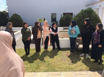 TMT_Empowering Libyan women_2017_CR_group work outside_women_MENA