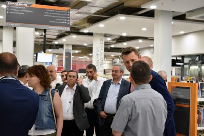 TMT_GIZ LED Armenia_2018_SV_Amsterdam Smart City_participant and expert in conversation_men_women