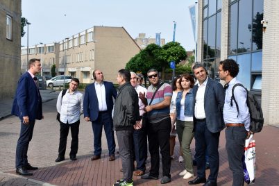 TMT_GIZ LED Armenia_2018_SV_Amsterdam Smart City_participants listening_men_women
