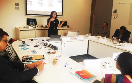 TMT_UN Women Gender Mainstreaming_2017_CR_expert talking_men_women copy