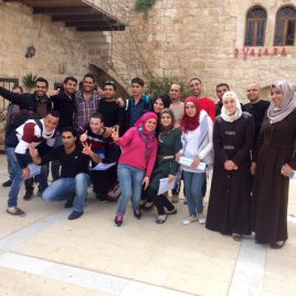 TMT_YEP Palestina_2015_GP_outside, participants smiling_men_women_MENA