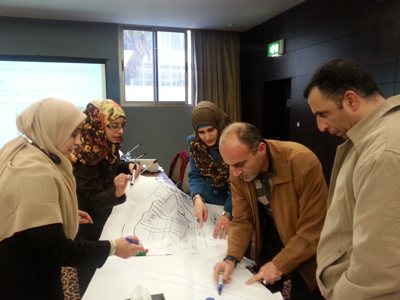 TMT_Zarqa_2013_group work_men_women_MENA TMT_Zarqa_2013_group work_men_women_MENA