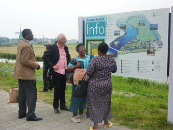TMT_Integrity Zimbabwe_2013_SV_Zaanse schans_women_men_Africa copy