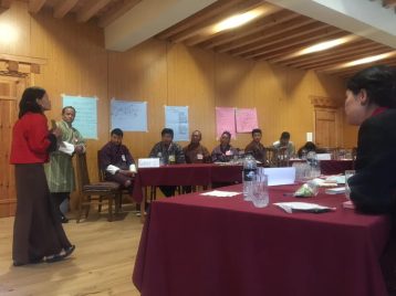 TMT_Bhutan_Nuffic_2020_CR_Bhutanese_presenting_woman