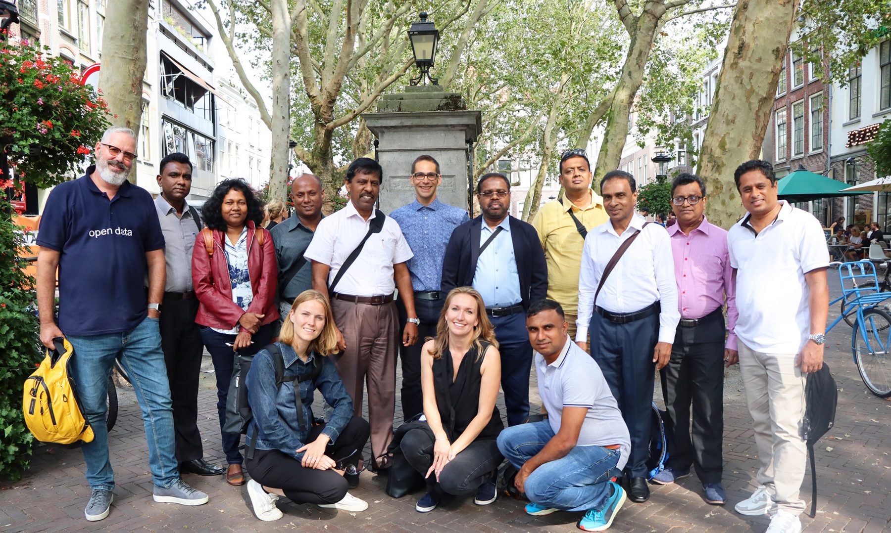TMT_Sri Lanka_2019_SV_GP_outside_men_women_Asia copy