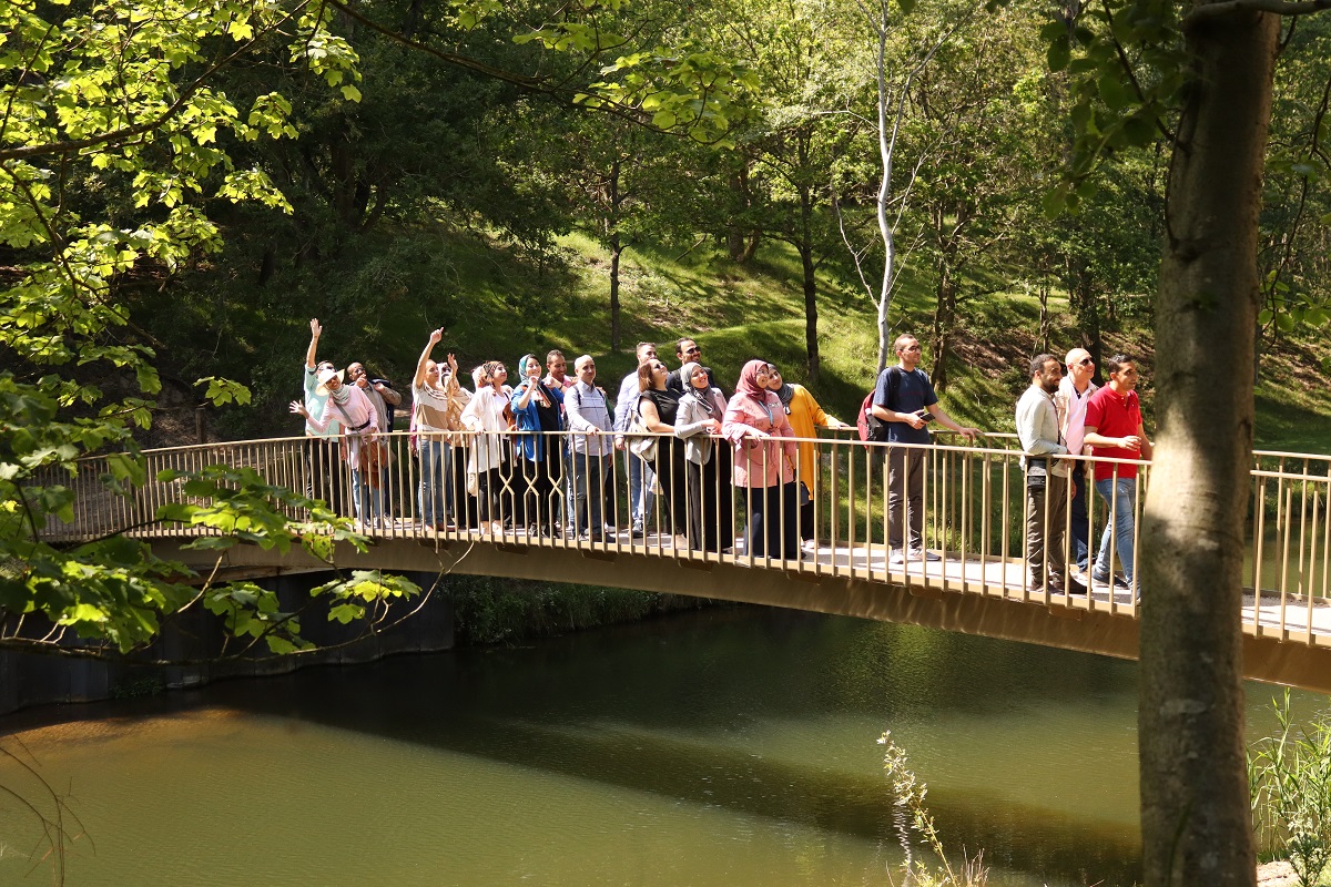 TMT Shiraka Water Management_2021_ GP_Participants on bridge smilling TMT Shiraka Water Management_2021_ GP_Participants on bridge smilling